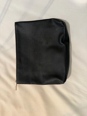 Black Men's Leather Toiletry Bag - Minimal Travel Pouch